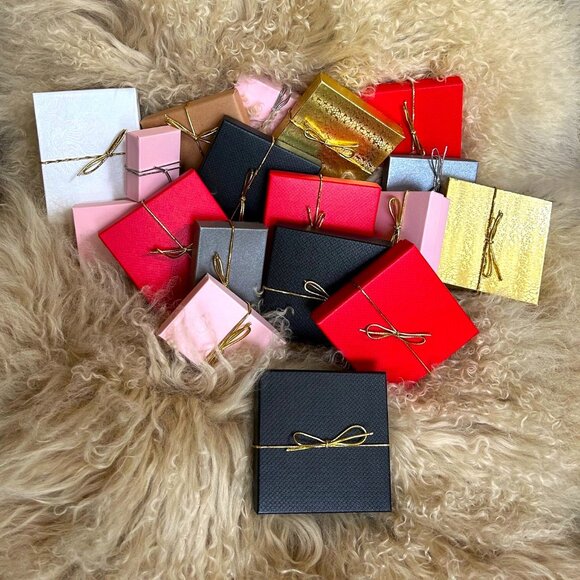 New FOUR LEAF CLOVER Bangle Bracelet Gold Tone - Picture 6 of 6